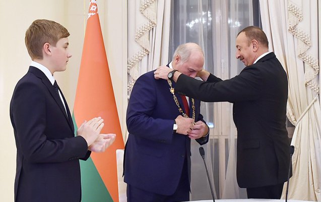 Lukaşenkonun oğlu prezidentlərin görüşündə 