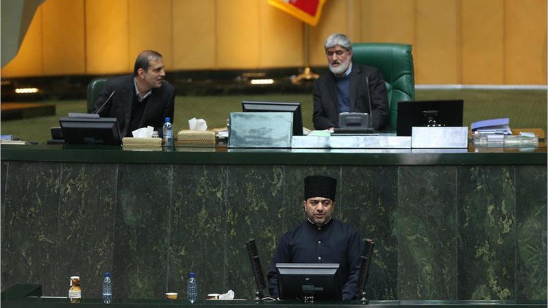 İran parlamentinə milli geyimimizdə gələn deputatdan 