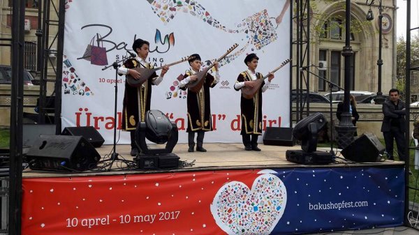 "BAKU SHOPPING FESTİVAL"da Sumqayıtın musiqi kollektivləri çıxış edib