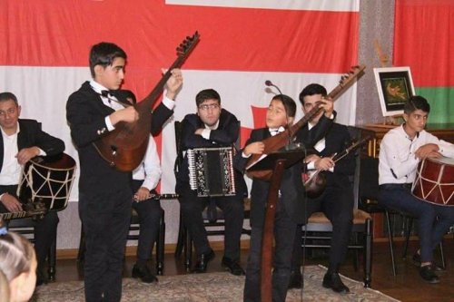 11 illik musiqi məktəbinin kollektivi  Gürcüstanda olub