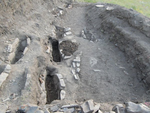 Xınalıqda 2500 il yaşı olan qədim nekropol aşkarlandı - FOTO