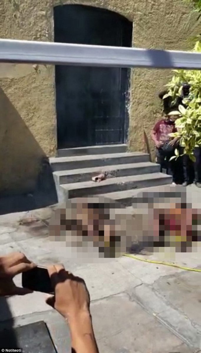 Meksikada 2 nəfər Vatsapda yayılan saxta xəbərdən sonra yandırılaraq öldürüldü