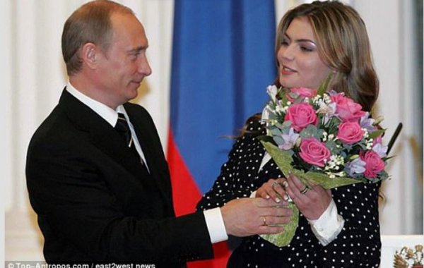Putin 30 yaş kiçik sevgilisi ilə evləndi