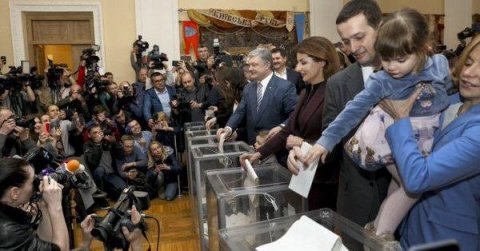 "Exit poll"dan Poroşenko üçün gözlənilməz nəticə