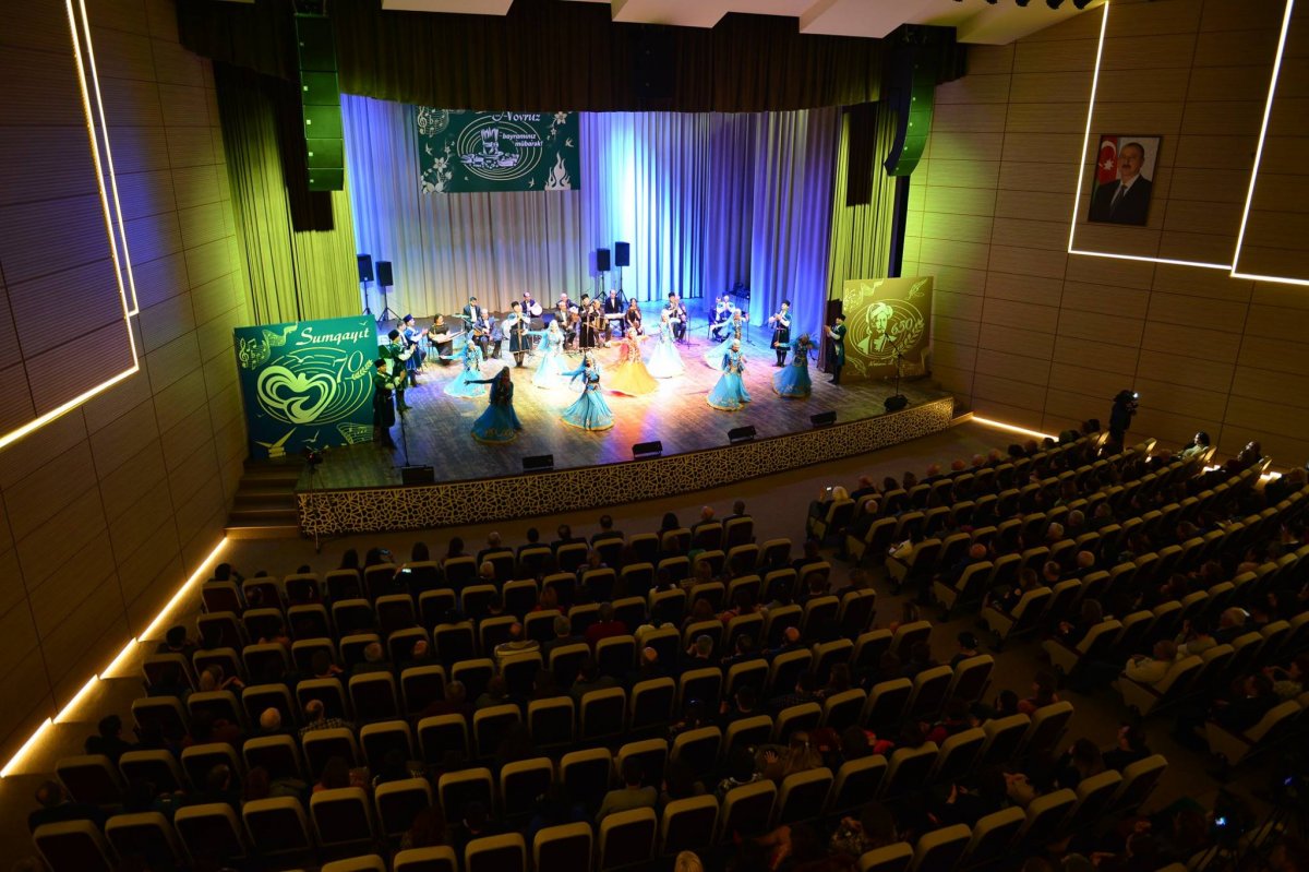 “Azərikimya” İstehsalat Birliyinin təşəbbüsü ilə Sumqayıtda bayram konserti keçirildi