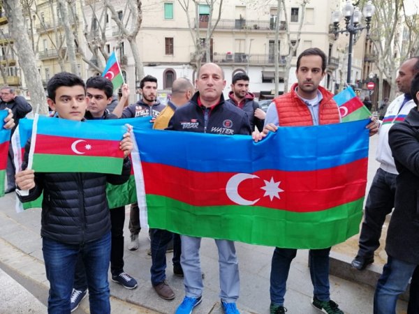 Azərbaycanlılar Barselonada ermənilərə qarşı mitinq keçirdi - ŞƏKİLLƏR,VİDEO