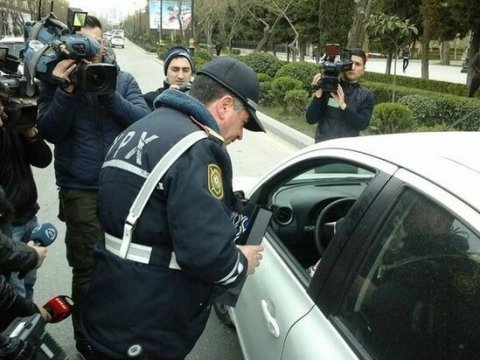 Azərbaycanda yol polisinin saxladığı sürücü şöbədə öldü - RƏSMİ AÇIQLAMA