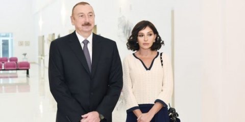 Prezident və xanımı Azərbaycan xalqını 10 milyonuncu sakinin dünyaya gəlməsi münasibətilə təbrik edib