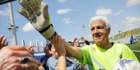 73 yaşlı qapıçı rekord qırdı - ŞƏKİL