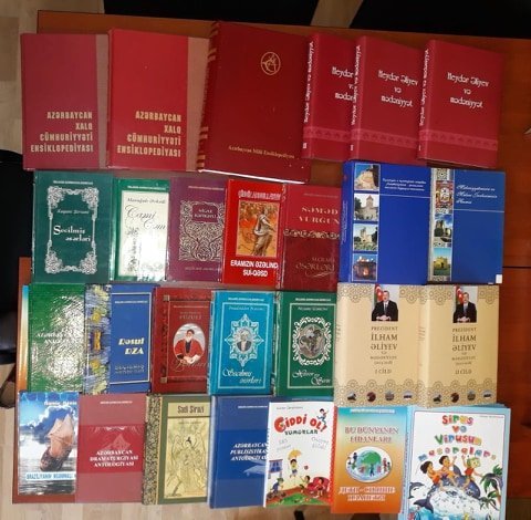  Kiyev şəhər Kitabxanasına Azərbaycan haqqında kitablar göndərildi