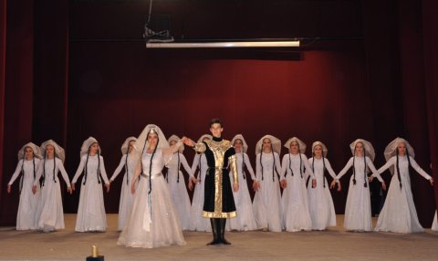 Abşeronda “Alovlu Qafqaz” III Uşaq–Gənclərin Folklor Rəqs və Yaradıcılıq Festivalı keçirilib