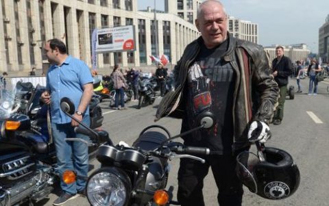 Rusiyanın tanınmış jurnalisti motosikletdən yıxılaraq ölüb - VİDEO
