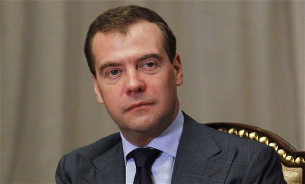 Medvedev: “Evdə ayı saxlamaq olmaz”