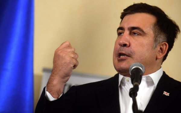 Saakaşvili deputatın cavabını verdi: Villanı onlara bağışla