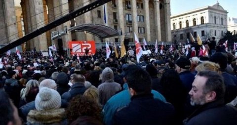 Tiflisdə müxalifət yenidən ayağa qalxdı: Nazir istefa versin!