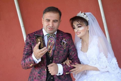 Hacı Nuran 21 dəfə əməliyyat etdirdiyi Ayselin toyunda - ŞƏKİLLƏR