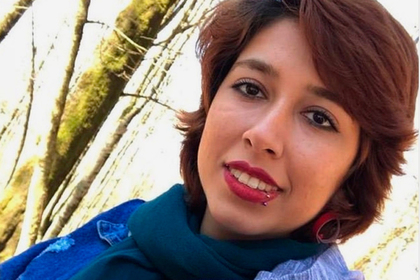 İranda qadın hüquq müdafiəçisi hicabdan imtina etdiyi üçün 15 il həbs cəzası aldı