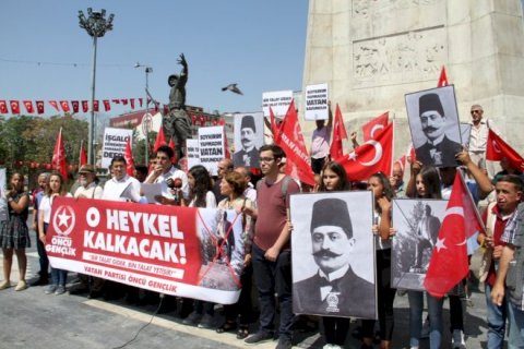 "Ermənistan Qarabağdan rədd ol!": Ankaradakı mitinqdən
