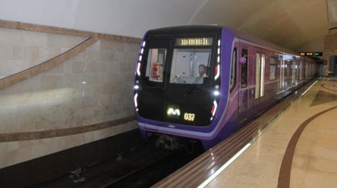 Bakı metrosunda yeni qatarda problem: Stansiyaya təcili yardım çağırıldı
