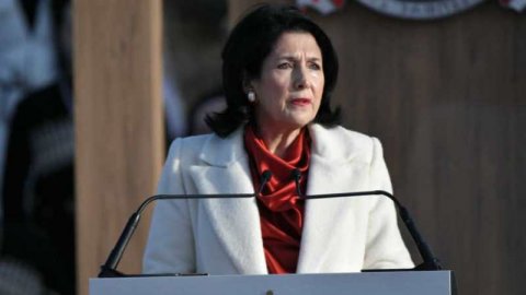 Gürcüstan prezidenti barədə istintaq başladı