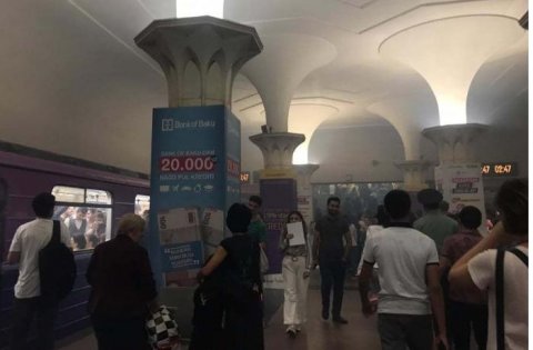 Bakı metrosunda həyəcanlı anlar: tüstülənmə oldu, qatar boşaldıldı - ŞƏKİL