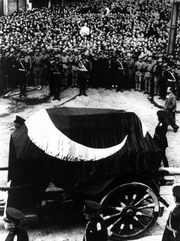 Atatürkün ilk dəfə yayımlanan ŞƏKİLLƏR
