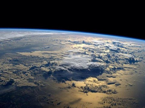Yer planeti 18 milyard kilometr aralıdan mesaj aldı