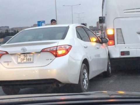 Bakı-Sumqayıt yolunda avtobus "Toyota" ilə toqquşdu - ŞƏKİL
