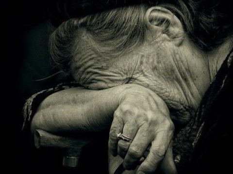 Bakıda 90 yaşlı qadına qarşı cinayət törədildi - ŞƏKİL