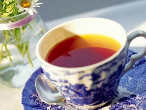 Yeməkdən sonra isti çay içənlərə PİS XƏBƏR - Bu xəstəliyi yaradır