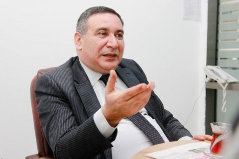 Emil Rasimoğlu:"Yoxsa, Anar AYB-ni rəsmi olaraq özəlləşdirmək istəyir?"