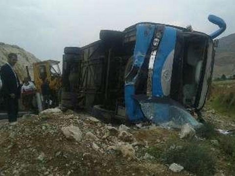 Ermənistandan Tehrana gedən avtobus qəzaya uğradı