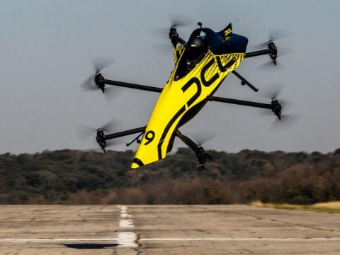 Dünyanın ilk insanlı dronu