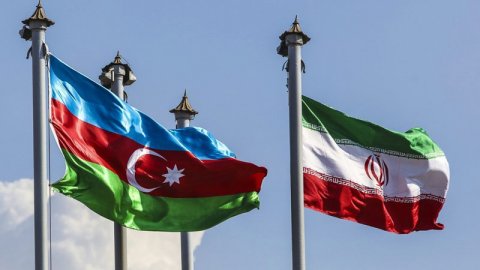 Azərbaycan İranla sərhədi bağladı (RƏSMİ)