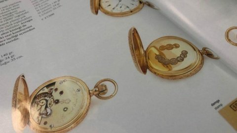 Osmanlı sultanının saatı 1,1 milyona satıldı – ŞƏKİL