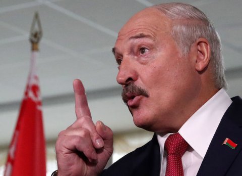 Lukaşenko hökuməti istefaya göndərməklə hədələdi: “Əgər apteklərdə ləvazimat çatmasa...”