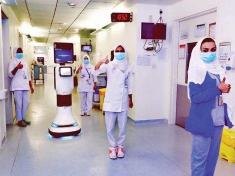 Bu ölkədə koronavirus xəstələrini robot müalicə edir