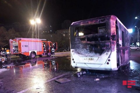 Bakıda sərnişin avtobusu yandı