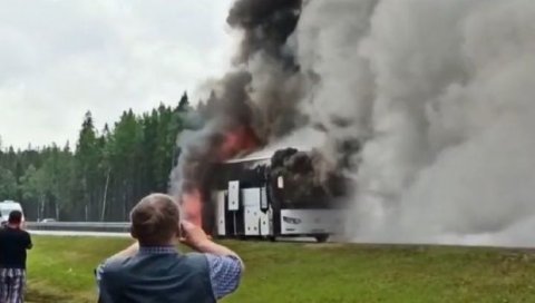 40-a yaxın turisti daşıyan avtobus bir anda yandı