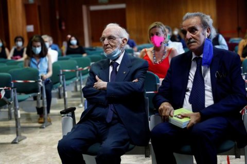 96 yaşlı İkinci Dünya Müharibəsi veteranı universitetdən məzun oldu - ŞƏKİLLƏR