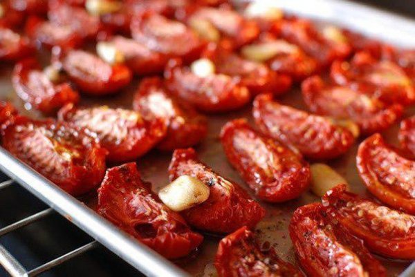 Xanımlar, kişilərə bişmiş pomidor yedirin
