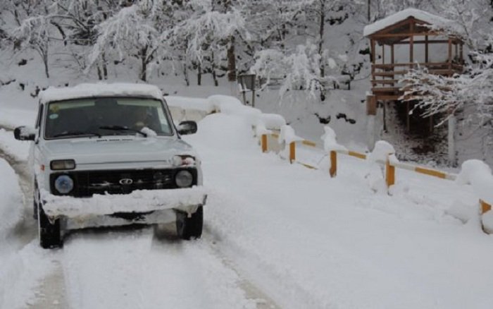 Xınalıq yolu bağlandı 