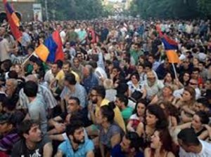 Ermənistan əhalisi 634,7 min nəfər azalıb