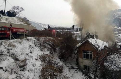 3 və 6 yaşlarında olan iki qardaş yanaraq kül oldu