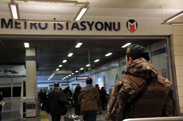 İstanbul metrosunda terror həyəcanı