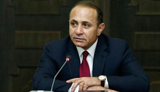  Ermənistanda siyasi intriqalar qızışır 