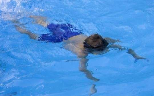 2 yaşlı uşaq hovuzda boğuldu... 