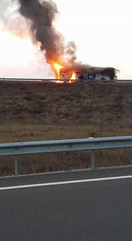 Sərnişin dolu avtobus alışıb yandı