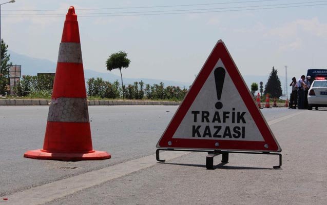 Türkiyədə iki maşın toqquşdu 