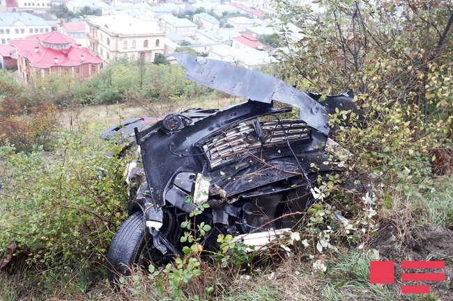 "Peugeot" və "Mersedes" toqquşdu: 